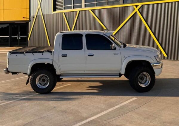 Extra Cab Hilux Sunvisor