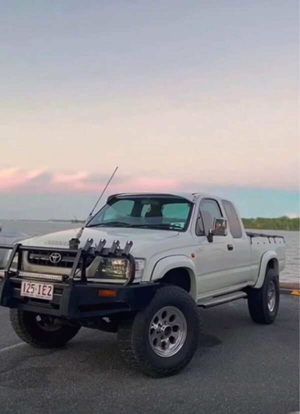 Extra Cab Hilux Sunvisor